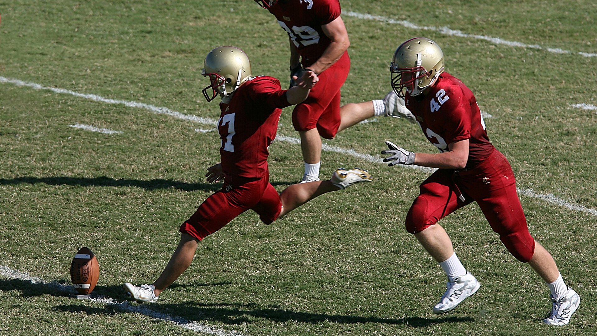 球迷盛典：线上线下球迷活动集锦，线下买球